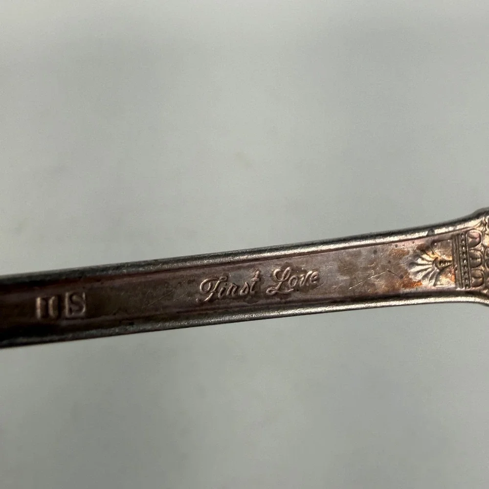 1847 Rogers Bros FIRST LOVE (IS) Silverplate Fork 6 1/4